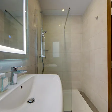 Kuya 3br Modern By Jl