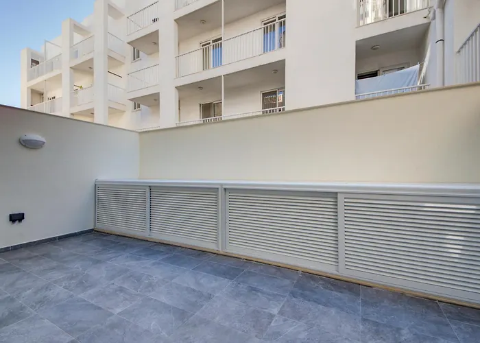 Kuya - Minutes To The St Julian's Centre By Haven And Keys Malta Is-Swieqi