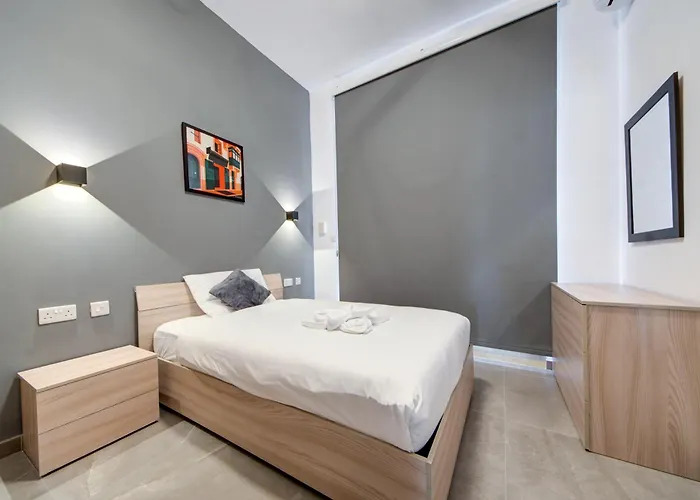 Kuya - Minutes To The St Julian's Centre By Haven And Keys Malta Is-Swieqi