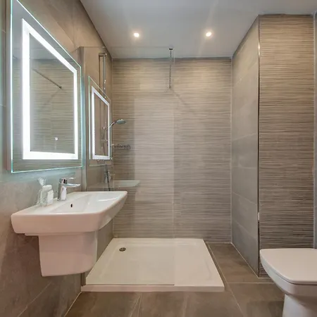 Kuya Suites - Minutes To The St Julian'S City Centre By Haven And Keys Malta