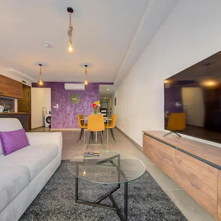 Apartamento Kuya Suites - Minutes To The St Julian'S City Centre By Haven And Keys Malta *