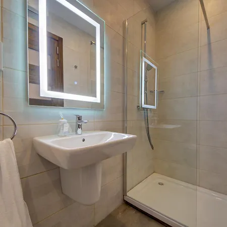Kuya Suites - Minutes To The St Julian'S City Centre By Haven And Keys Malta Is-Swieqi
