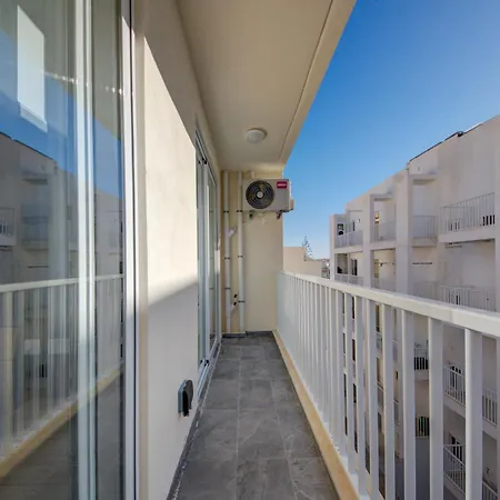 Kuya Suites - Minutes To The St Julian'S City Centre By Haven And Keys Malta Apartamento *