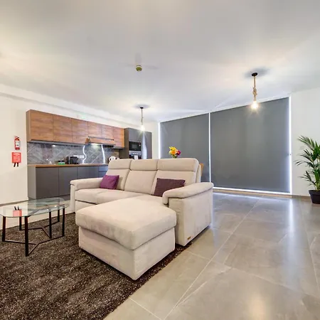 Kuya Suites - Minutes To The St Julian'S City Centre By Haven And Keys Malta Apartamento *