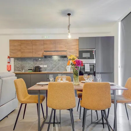 Kuya Suites - Minutes To The St Julian'S City Centre By Haven And Keys Malta Apartamento