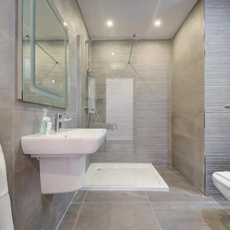 Kuya Suites - Minutes To The St Julian'S City Centre By Haven And Keys Malta *