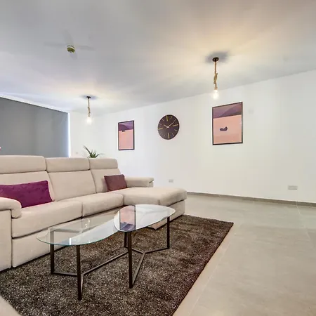 Apartamento Kuya Suites - Minutes To The St Julian'S City Centre By Haven And Keys Malta *