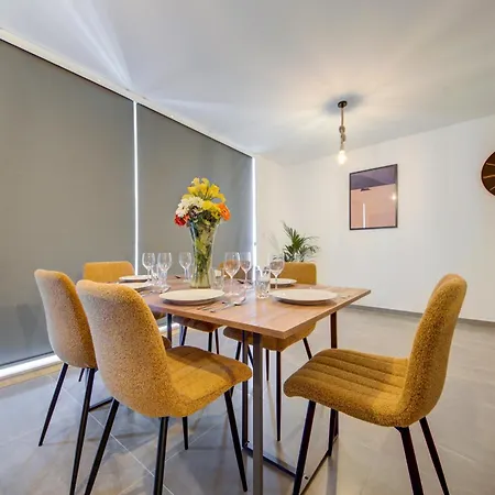 Apartamento Kuya Suites - Minutes To The St Julian'S City Centre By Haven And Keys Malta Is-Swieqi