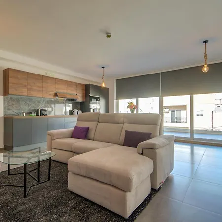 Kuya Suites - Minutes To The St Julian'S City Centre By Haven And Keys Malta *
