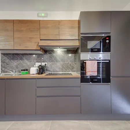 Kuya - Minutes To The St Julian's Centre By Haven And Keys Malta Appartement *