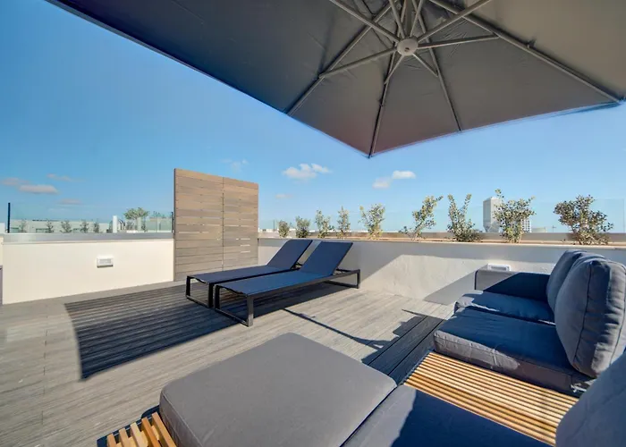 Kuya - Minutes To The St Julian's Centre By Haven And Keys Malta Is-Swieqi