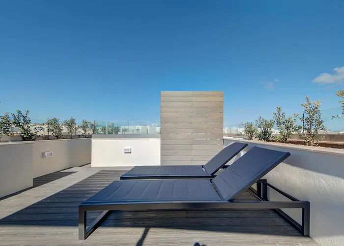 Kuya - Minutes To The St Julian's Centre By Haven And Keys Malta Apartament