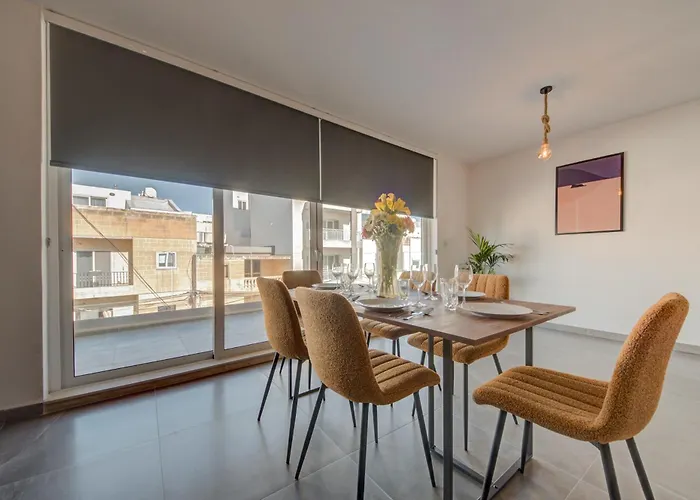 Kuya - Minutes To The St Julian's Centre By Haven And Keys Malta Is-Swieqi