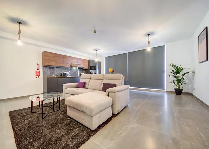 Apartament Kuya - Minutes To The St Julian's Centre By Haven And Keys Malta Is-Swieqi