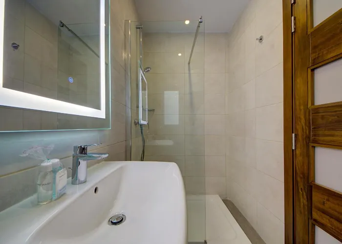 Kuya - Minutes To The St Julian's Centre By Haven And Keys Malta Is-Swieqi