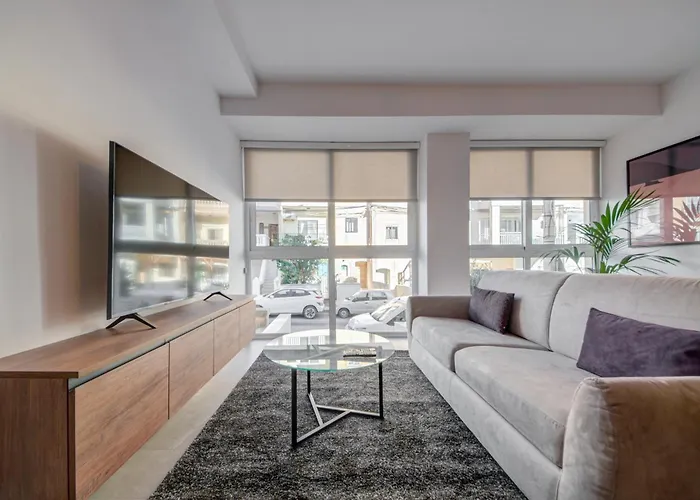 Kuya - Minutes To The St Julian's Centre By Haven And Keys Malta Appartement *