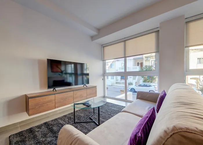 Kuya - Minutes To The St Julian's Centre By Haven And Keys Malta