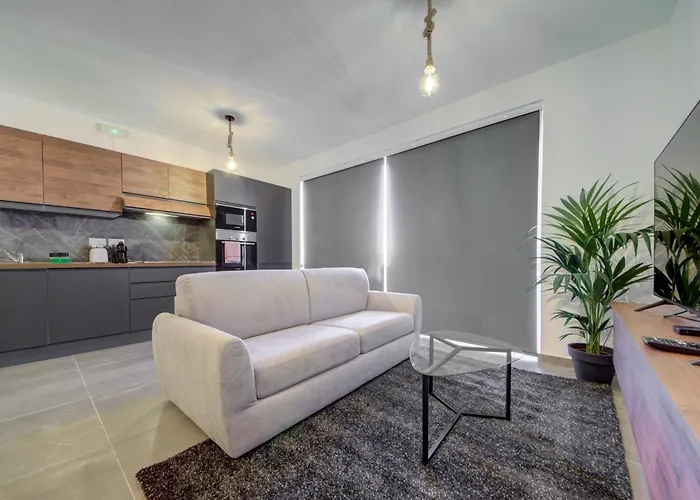 Apartament Kuya - Minutes To The St Julian's Centre By Haven And Keys Malta *
